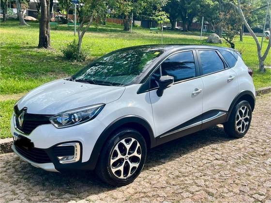 RENAULT CAPTUR 1.6 16V SCE FLEX INTENSE X-TRONIC RENAULT CAPTUR 1.6 16V SCE FLEX INTENSE X-TRONIC